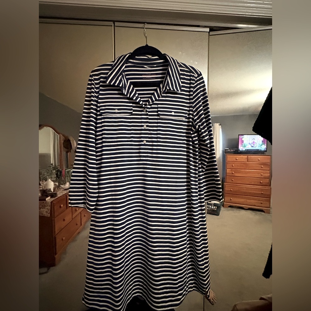 Vineyard Vines Navy and White Striped Top